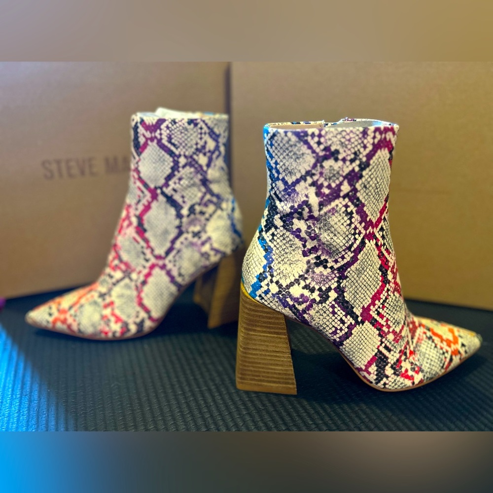 Steve Madden Rainbow Snakeskin Booties size 7.5